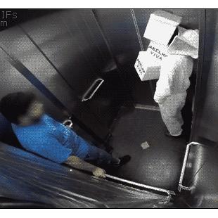 Bee-keeper-elevator-prank