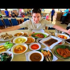 Indonesian Food in Padang - WORLD'S BEST HALAL RESTAURANT : Nasi Padang in West Sumatra (SPICY!)