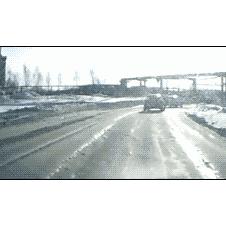 탱크의 도로 횡단