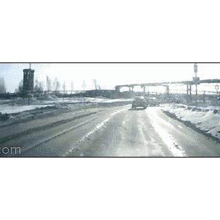 탱크의 도로 횡단