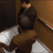 엘리베이터 바닥 장난