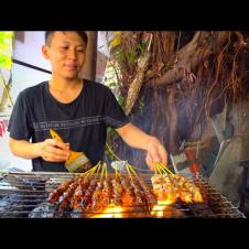 Indonesian Street Food  - CRAZY HALAL Street Food in Little Indonesia!! BEST MARTABAK + RENDANG!