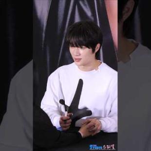 깍지끼고 대화하는 범규 #BEOMGYU #TXT