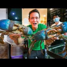 Monster-Sized SINGAPORE CHILLI CRAB!! 🦀 Original + Best Chilli Crabs in Singapore!!