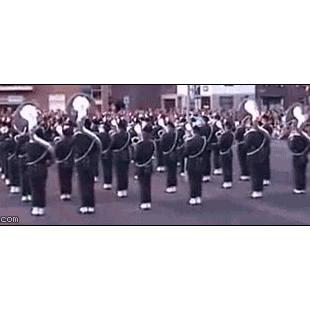 밴드 연주중에 한 아이가~~