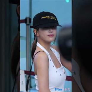 등이 시원해 보이는 안유진 공항룩 #안유진 #anyujin #아이브 #IVE