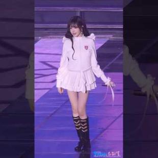 미모뿐 아니라 다리도 가늘어진 리즈 #LIZ #IVE #리즈 #아이브