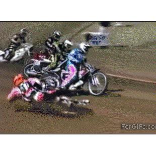 Race-motorcycle-attacks-Mike