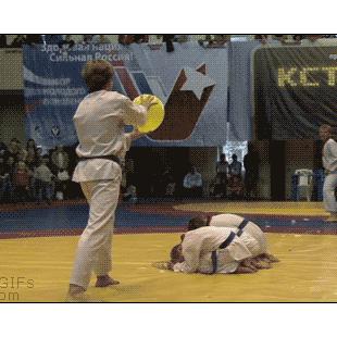 평소 노리던 자식  기회포착