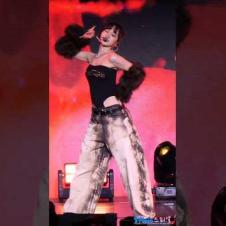 채원이 이에 낀 스파게티 #김채원 #CHAEWON #르세라핌 #LESSERAFIM