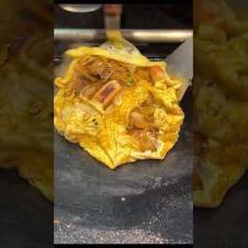 Yakisoba Omelette in Japan – You NEED to Try This in Osaka