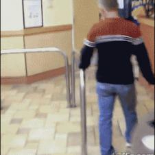 Restaurant-railing-spin