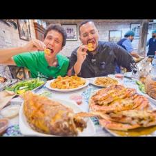Street Food + SEAFOOD in Saudi Arabia!! 🇸🇦 Best RED SEA Fish and Shrimp in Jeddah!!