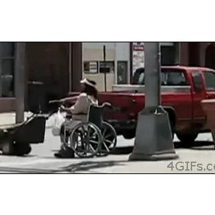 잔디깎이를 이용한 휠체어