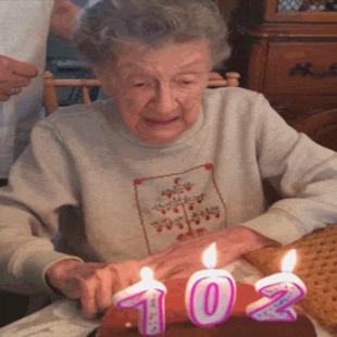 102세 할머니의 생일케익