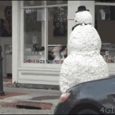 Snowman-scares-girl