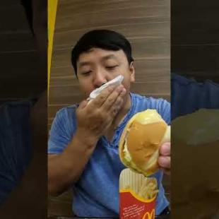 McDonald's "Cheese Dunk Burger" is the GREATEST Burger McDonald has EVER Created #shorts #mcdonalds