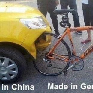 중국 자동차와 독일 자전거의 접촉사고