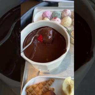 I Tried Baskin Robbins’ Chocolate Ice Cream Fondue – INSANE!
