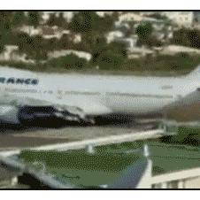 747-airliner-beach