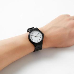 현재 가장 정밀한 부속으로 만들어진 손목시계